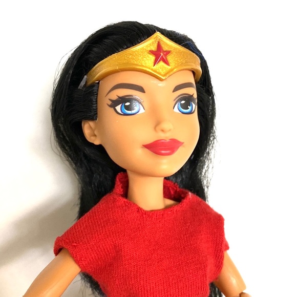 Mattel DC Super Hero Bat Girl and Wonder Woman Dolls - Picture 3 of 9